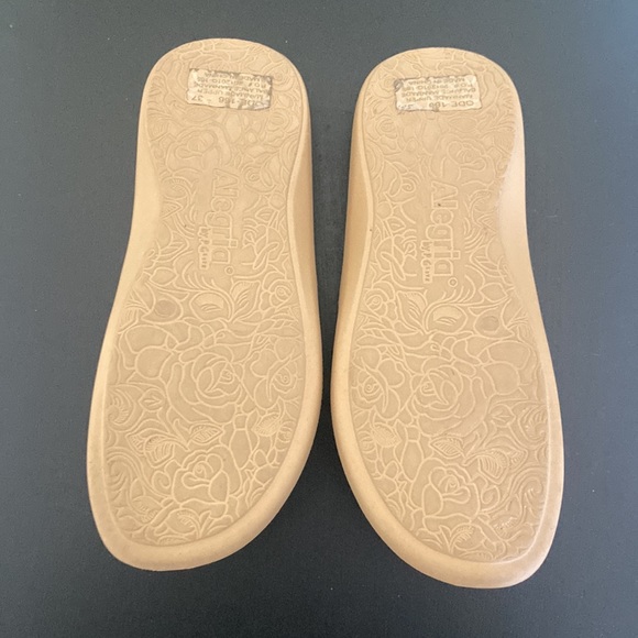 Alegria flip flops Size 37 tan with floral print - Picture 3 of 6